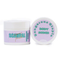 DANGEROUS UTOPIA BODY SCRUB – SCRUB ΣΩΜΑΤΟΣ ΜΕ ΑΡΩΜΑ ΔΡΟΣΙΑΣ & ΦΥΣΙΚΟΥΣ ΑΠΟΛΕΠΙΣΤΙΚΟΥΣ ΚΟΚΚΟΥΣ (200ML)